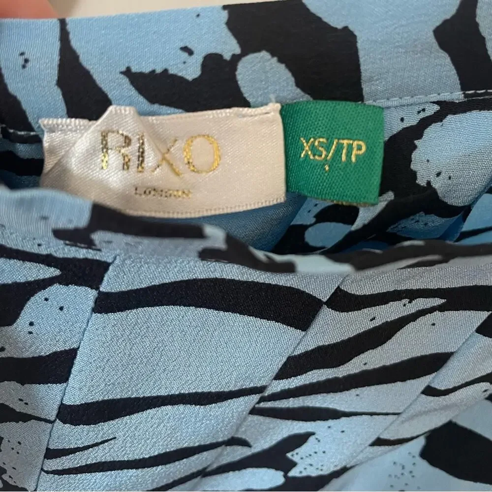 Rixo Georgia Silk Midi Skirt Size X-Small Blue Animal Print Pleated Lightweight - Picture 4 of 6